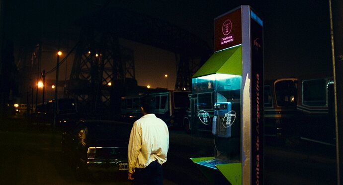 Happy.Together.1997.1080p.BluRay.x264.DTS-WiKi.mkv_snapshot_01.14.20_2020.12.09_21.11.16