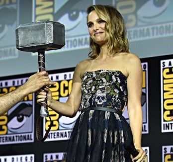 marvel-sdcc-natalieportman-mjolnir-700x330